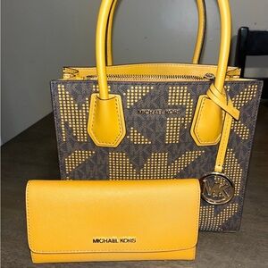 Michael kors crossbody with matching wallet
